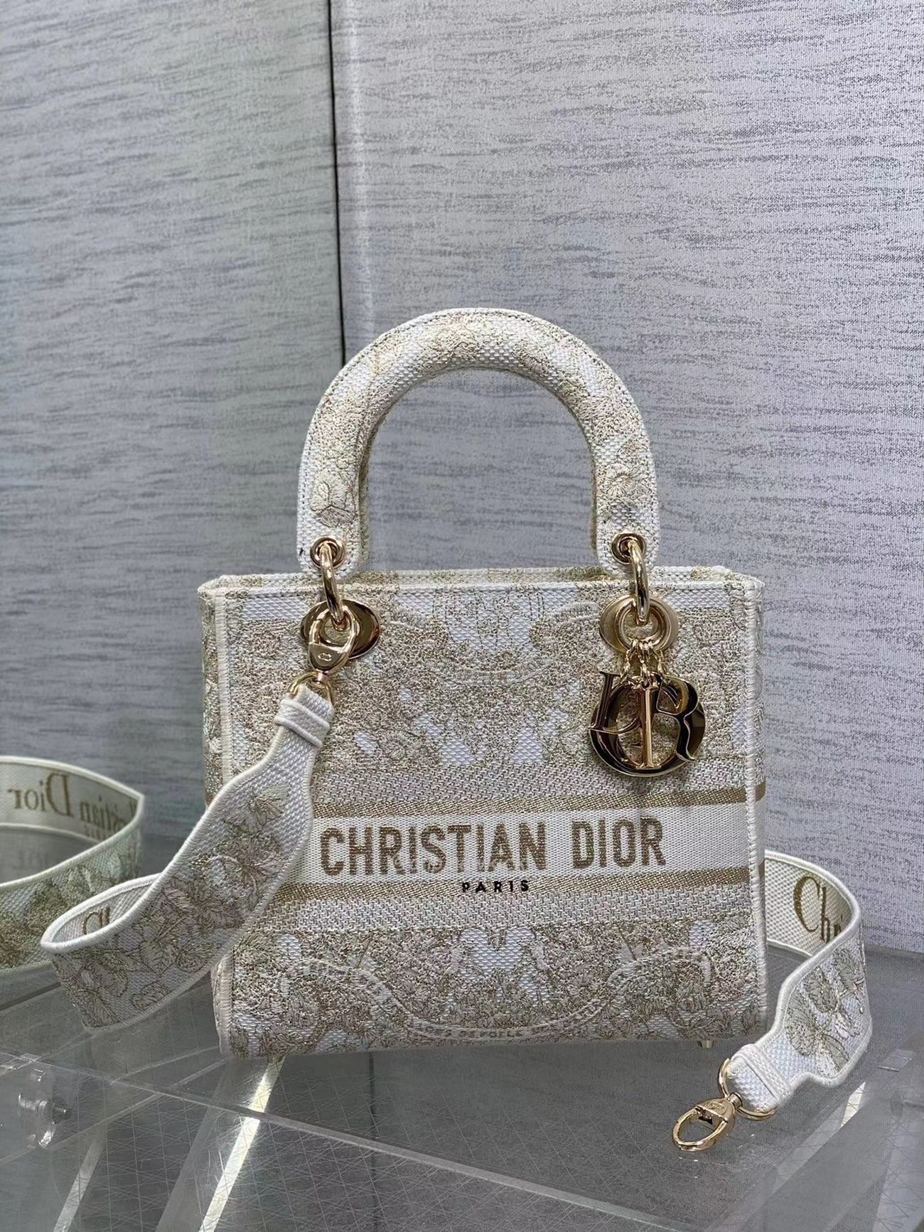 Dior Medium Size Lady D Lite Butterfly Around The World Embroidery Handbag (6) - newkick.vip